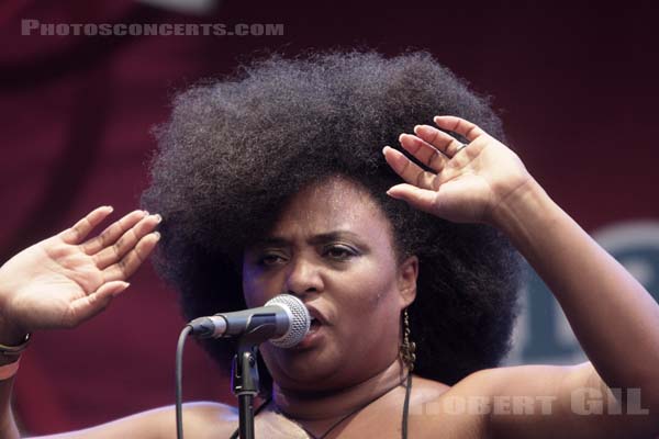 THE BELLRAYS - 2008-07-26 - PARIS - Paris Plage (Pont de Sully) - 